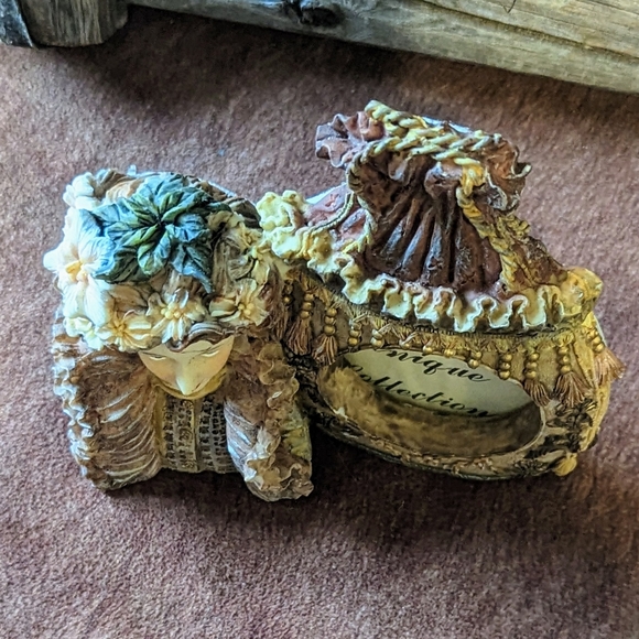 The Unique Collection Resin Victorian Miniature Picture Frame - Picture 5 of 12